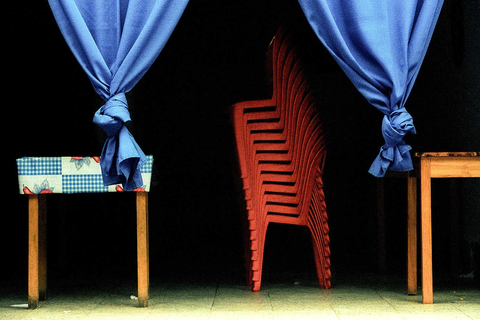 07-008_chairs2
